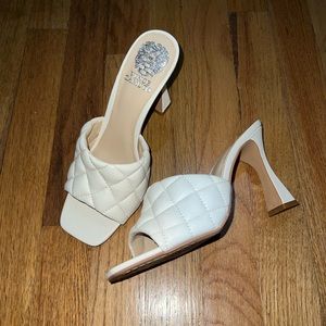 NWB Vince Camuto Reselm Quilted Leather Square Toe Sandals in buttermilk